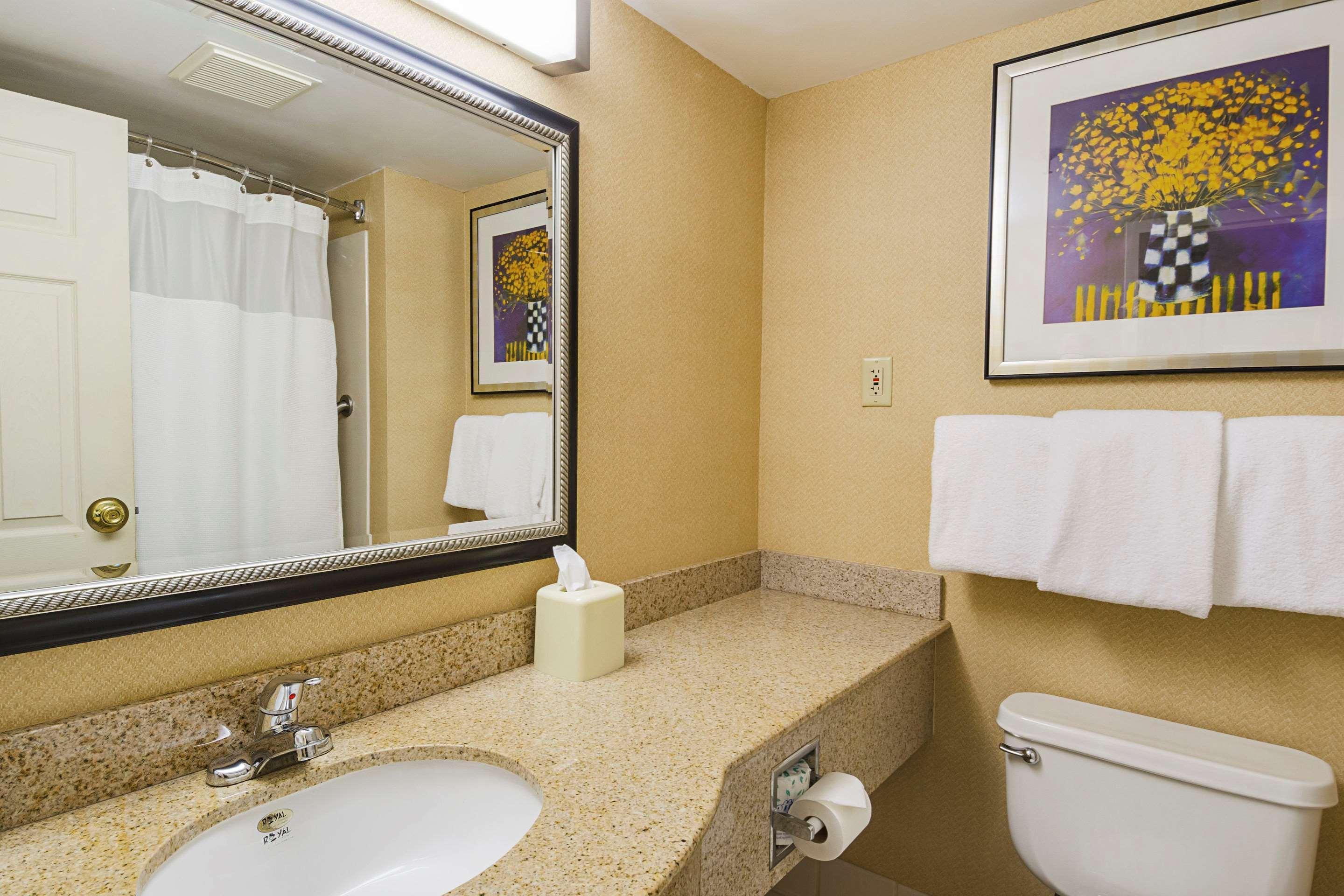 Quality Inn Boston-Revere Bagian luar foto